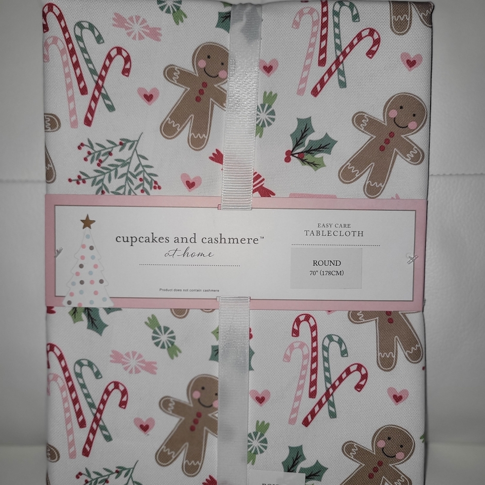 Gingerbread table cover 70 inch round